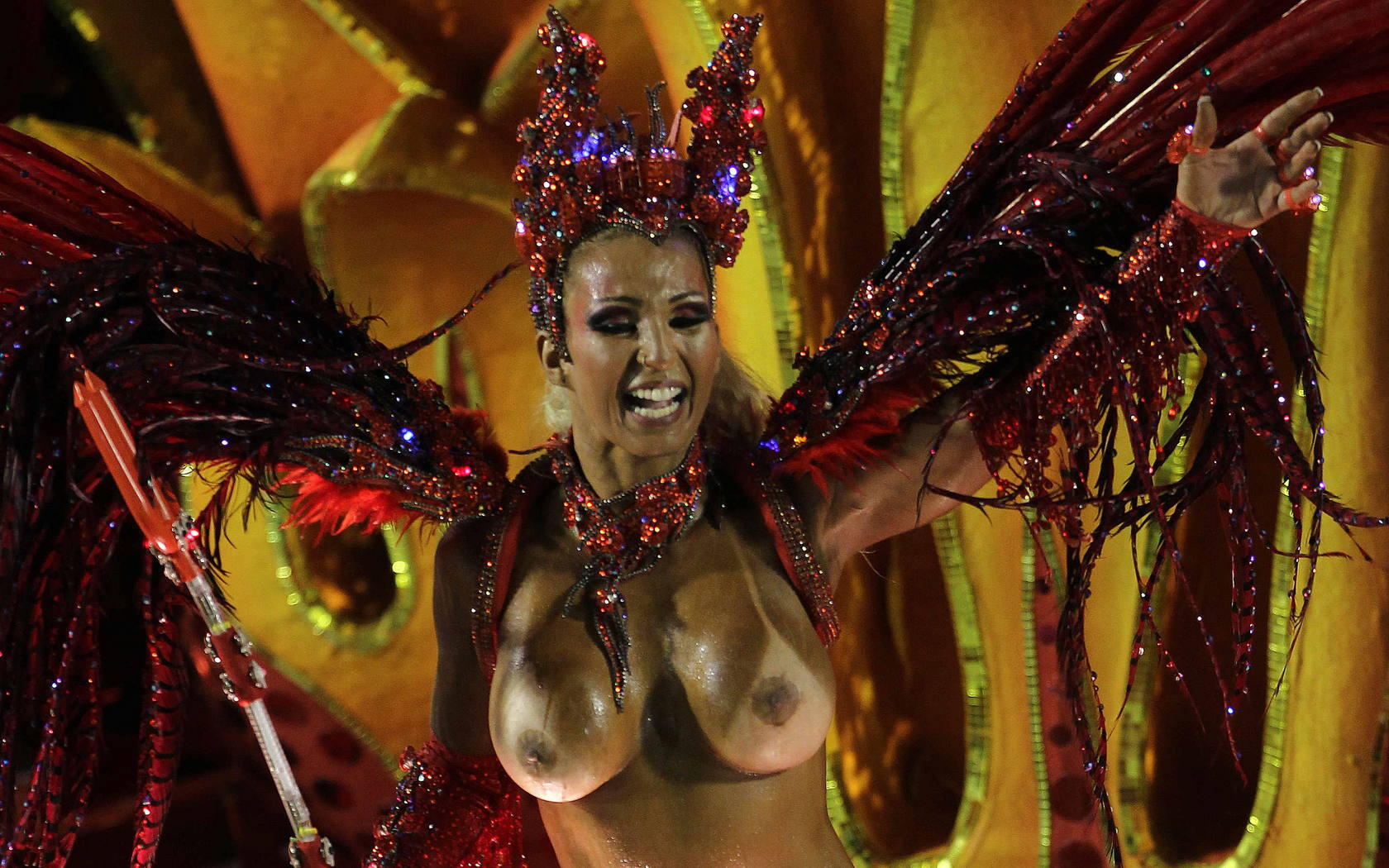 Голые Девушки Карнавала В Рио