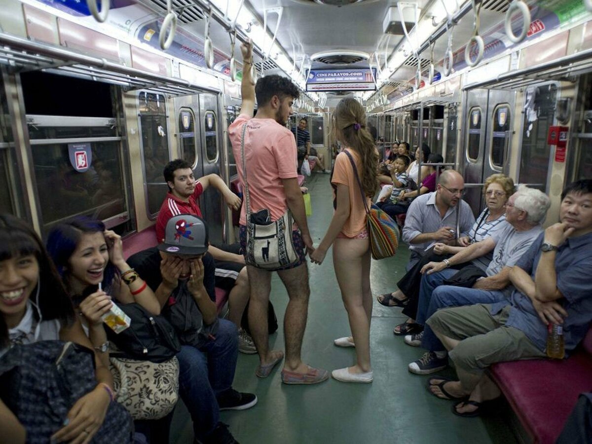 Дрочут В Метро