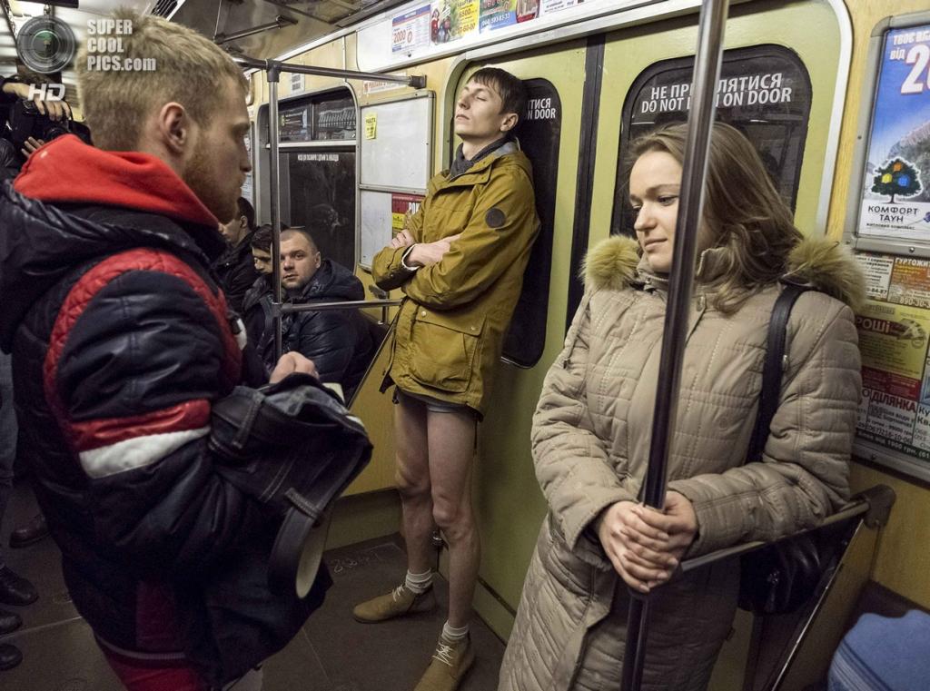 Дрочут В Метро