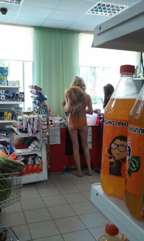 Обнаженная Девушка В Пинском Супермаркете